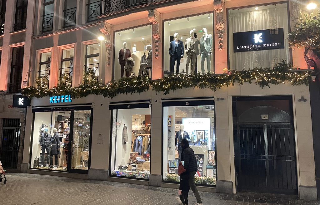 enseigne drapeau lettrage ajouré lumineux keitel