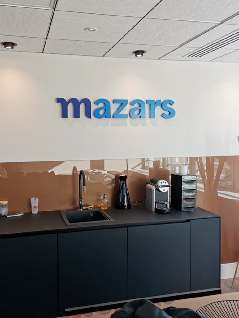 lettrage pvc bois mazars